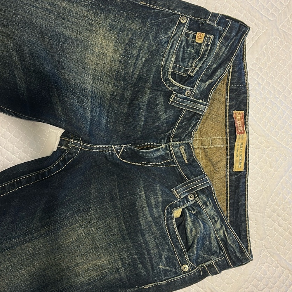 Big star woman’s jeans